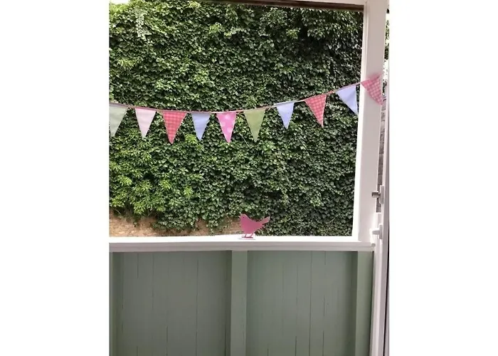 Semesterbostad Sparrow's Nest *