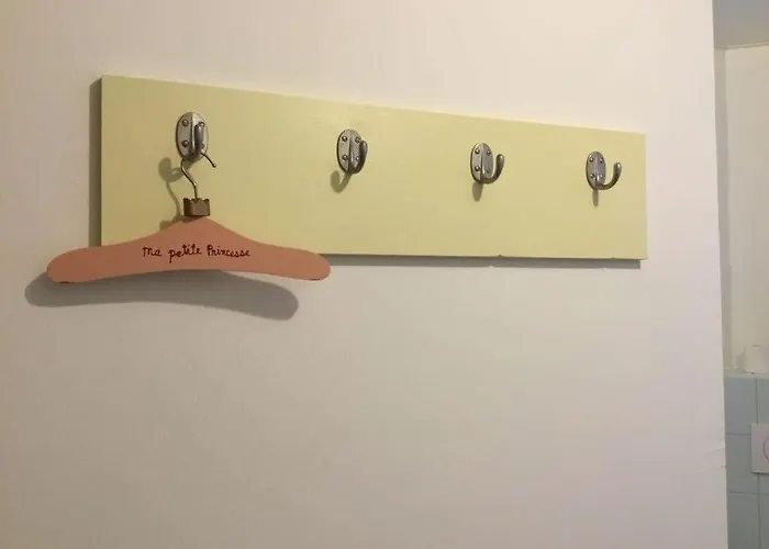 Semesterbostad Sparrow's Nest *